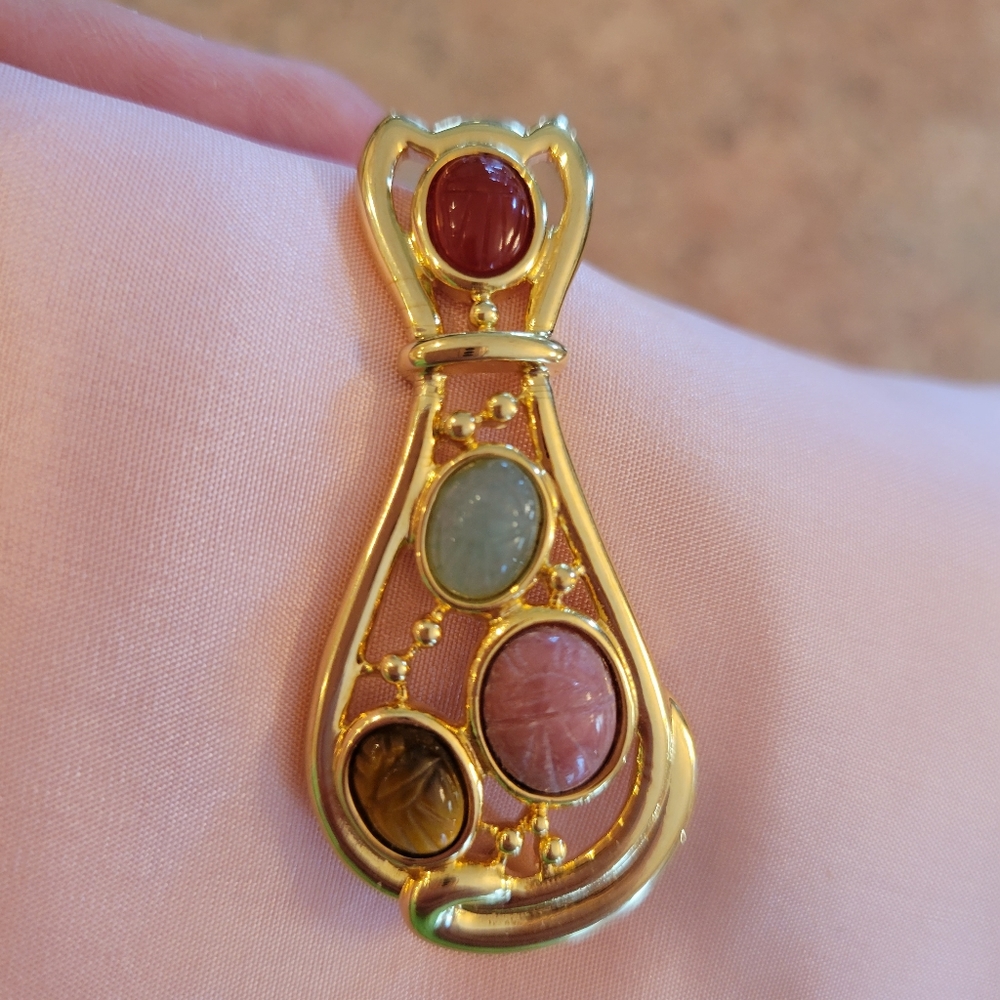 Cat Brooch w/ Scarab Accents ~ Gold-tone Metal ~ Colorful! 1990s(?) ~ Cute! - Picture 7 of 13